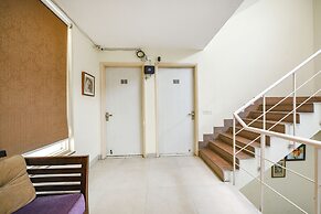 Fabhotel The Mikado