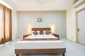Fabhotel The Mikado