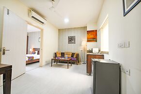 Fabhotel The Mikado