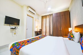 Fabhotel The Mikado