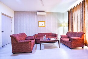 Fabhotel The Mikado