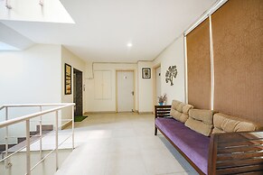 Fabhotel The Mikado