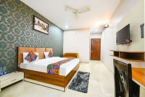 Fabhotel Moon Lite