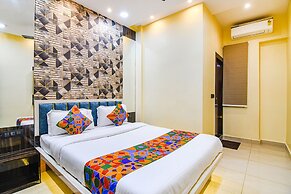 Fabhotel Royal Park Inn