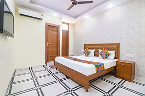 Fabhotel Starlight