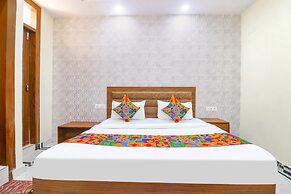 Fabhotel Starlight