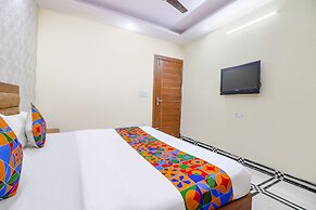 Fabhotel Starlight