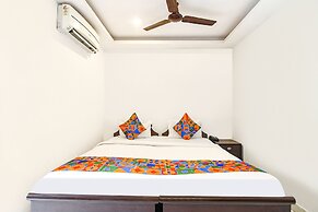 Fabhotel White Palace