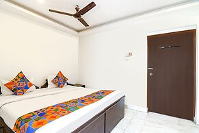 Fabhotel White Palace