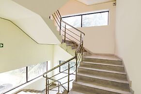 Fabhotel White Palace