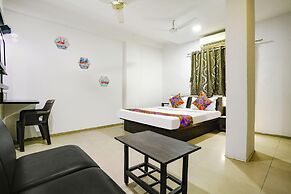 Fabhotel Santro