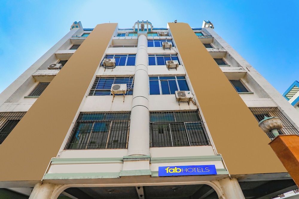 Fabhotel Royal Ville