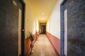 Fabhotel Sky High