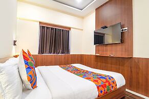Fabhotel Stayz Inn Us Consulate