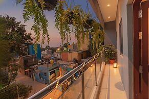Fabhotel Metro Suites