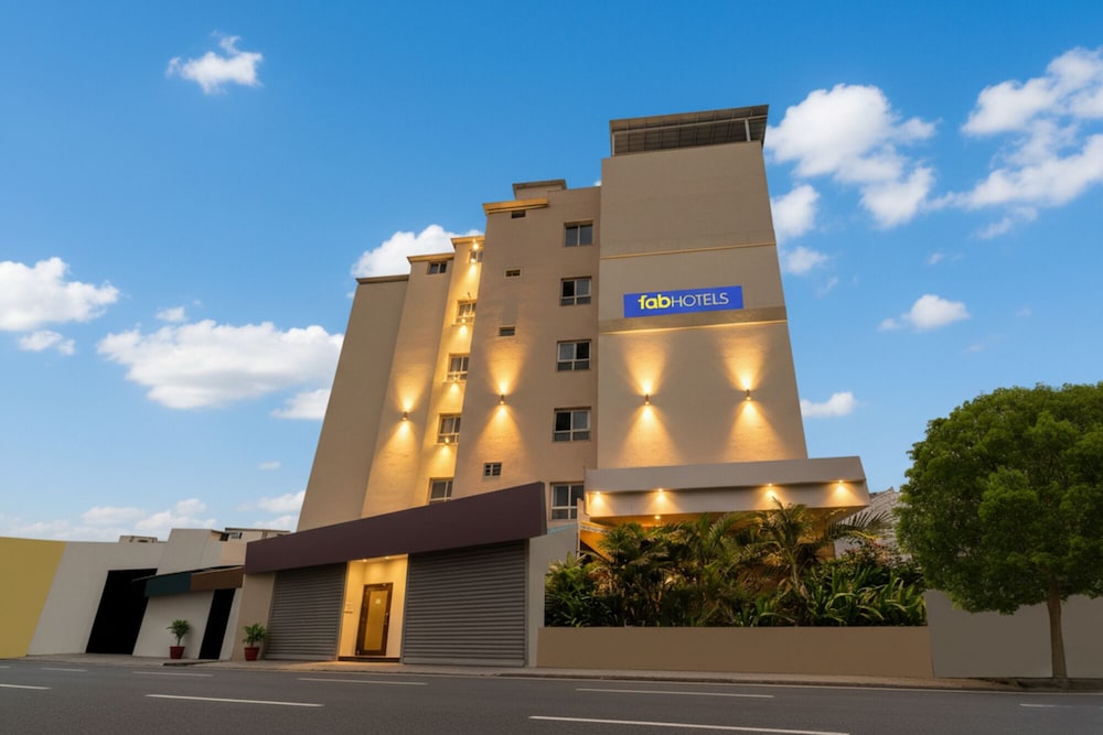 Fabhotel Arastu Plaza