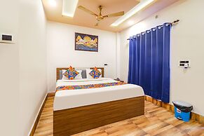 Fabhotel Roadside Inn