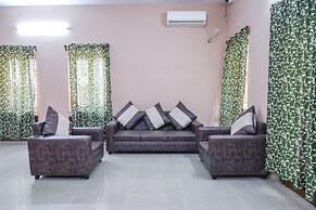 Fabhotel Vicky