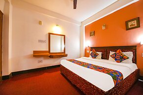 Fabhotel Chandra Palace