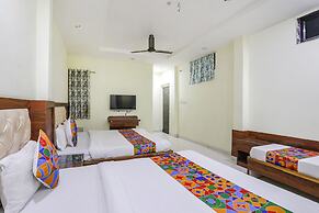 Fabhotel Naresh Palace