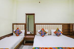 Fabhotel Naresh Palace