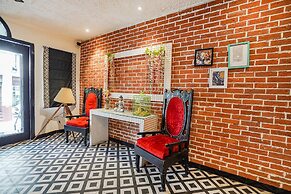 Fabhotel Chs
