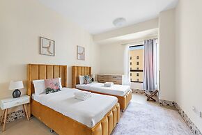 Stonetree - Spacious 2 BR - Near Beach