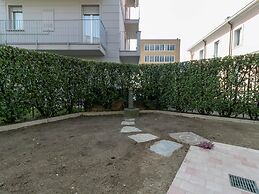 Violet House Garden