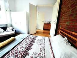 Apartment in Historic Building - Sleeps 4