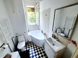 Apartment in Historic Building - Sleeps 4
