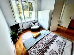 Apartment in Historic Building - Sleeps 4