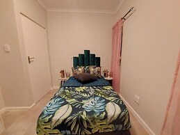 Room in B&B - Your Peaceful Haven, Unique Shared Space That Feels Like