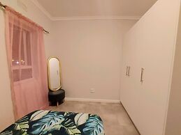 Room in B&B - Your Peaceful Haven, Unique Shared Space That Feels Like