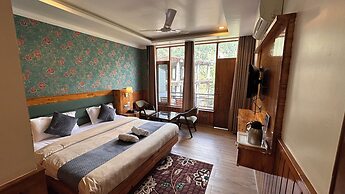 Hotel Wood Castle