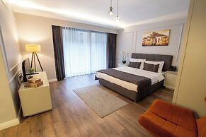 MY WAY DELUXE HOTEL