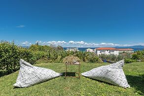 NG Villas Polichrono