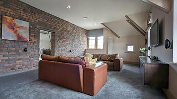 Spacious Penthouse Apartment in Merthyr Tydfil