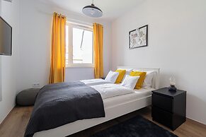 WestSide Garden Apartments by FirstHost