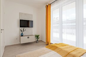 WestSide Garden Apartments by FirstHost