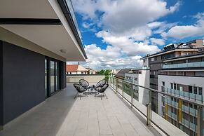 WestSide Garden Apartments by FirstHost