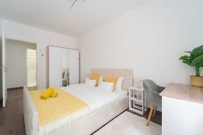 WestSide Garden Apartments by FirstHost