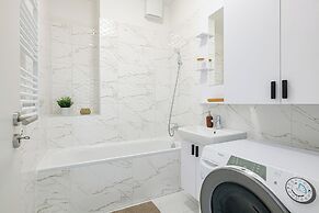 WestSide Garden Apartments by FirstHost