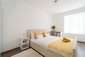 WestSide Garden Apartments by FirstHost