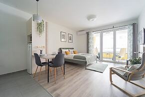 WestSide Garden Apartments by FirstHost