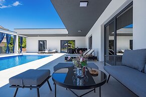 Pool House Fancy