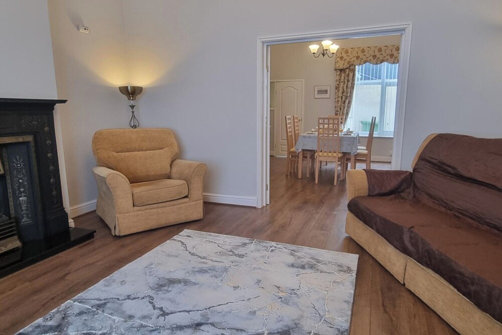 Headland - House - Sleeps5 - Pet Friendly - Garden