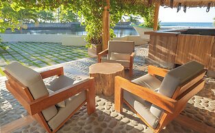 Mirasurf Hotel & Waves
