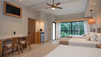 Mirasurf Hotel & Waves