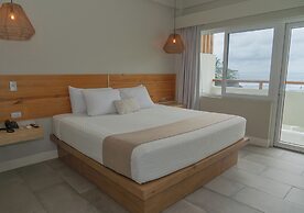 Mirasurf Hotel & Waves