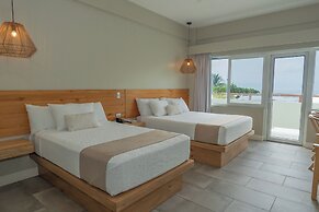 Mirasurf Hotel & Waves